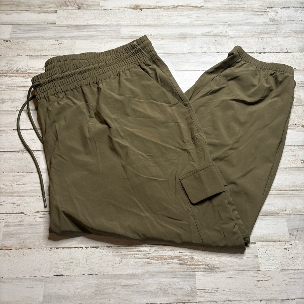 Old Navy StretchTech Green Cargo High Waist Joggers Size 4X - Picture 13 of 13